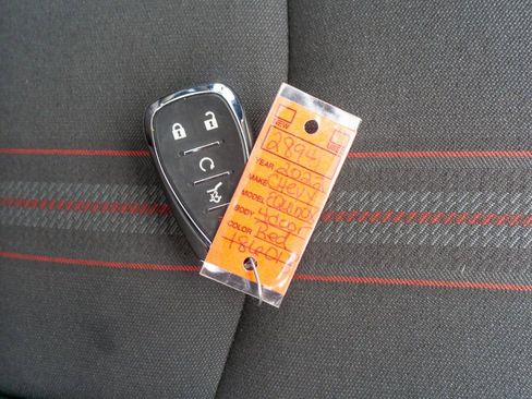 Used 2022 Chevrolet Equinox RS w/ LPO, Floor Liner Package image 37