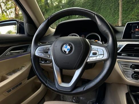 Used 2017 BMW 740i image 20