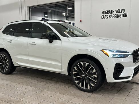 New 2026 Volvo XC60 T8 Ultra w/ Protection Package Premier AWD/4WD image 3