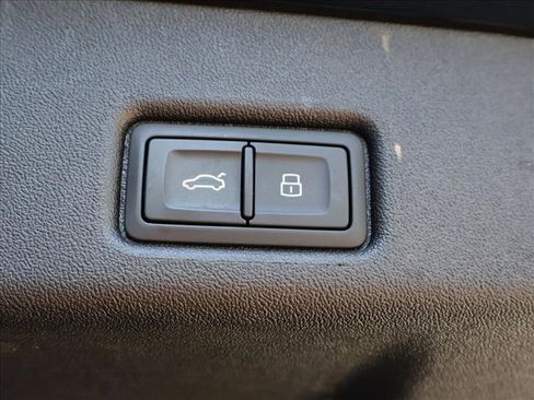 Used 2025 Audi Q5 Premium Plus AWD/4WD image 7