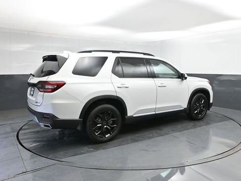 New 2025 Honda Pilot Touring image 15
