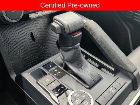 Certified 2025 Toyota Tacoma TRD Off-Road AWD/4WD image 21