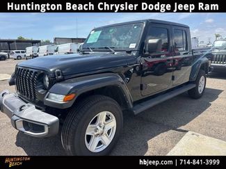 Used 2022 Jeep Gladiator Sport AWD/4WD video 1