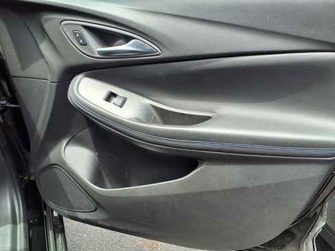 Used 2025 Buick Encore GX Sport Touring FWD image 2