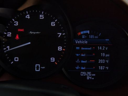 Used 2021 Porsche 718 Boxster Spyder RWD image 30