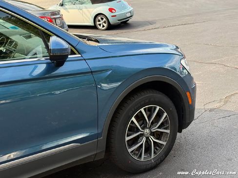 Used 2020 Volkswagen Tiguan SE w/ Panoramic Sunroof Package image 45