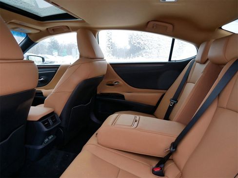 Certified 2025 Lexus ES 350 w/ Premium Package image 9