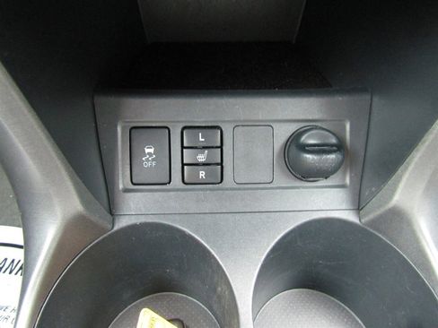 Used 2011 Toyota RAV4 Limited image 28