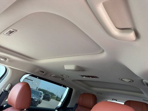 New 2026 Kia Carnival SX Prestige FWD image 16