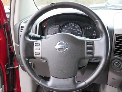 Used 2004 Nissan Titan SE image 10