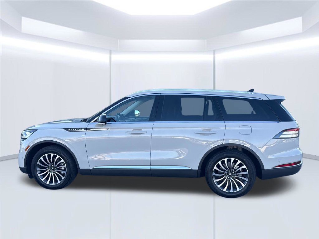 Used 2023 Lincoln Aviator Reserve w/ Equipment Group 201A AWD/4WD image 11