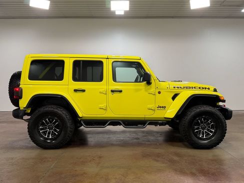 Used 2024 Jeep Wrangler Unlimited Rubicon AWD/4WD image 23