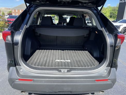 Used 2019 Toyota RAV4 LE w/ All Weather Liner Package AWD/4WD image 34