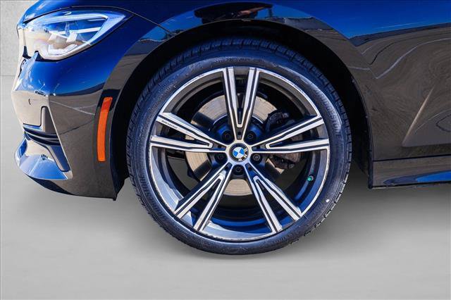 Used 2022 BMW 330i xDrive Sedan w/ Premium Package AWD/4WD image 9