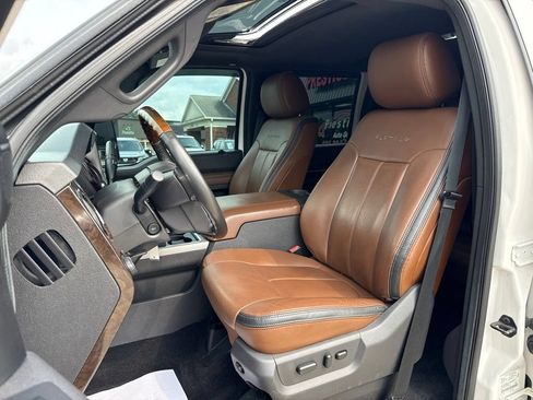 Used 2016 Ford F250 Platinum w/ FX4 Off-Road Package AWD/4WD image 2