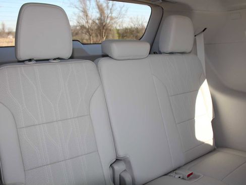 New 2026 Buick Enclave Avenir w/ Super Cruise Package FWD image 20
