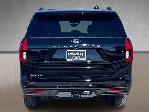 New 2026 Ford Expedition Active image 4