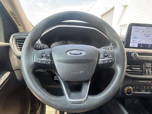 Used 2020 Ford Escape SE FWD image 19