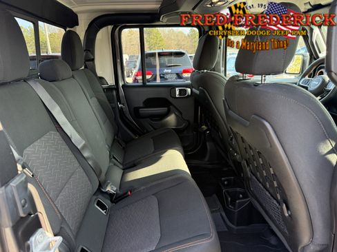 Used 2023 Jeep Gladiator Mojave w/ LED Lighting Group image 17