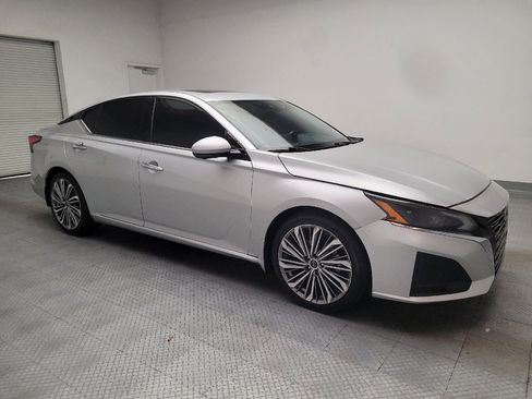 Used 2024 Nissan Altima 2.5 SL FWD image 11