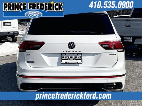 Used 2022 Volkswagen Tiguan SE R-Line image 4