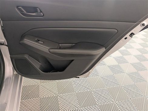 Used 2024 Nissan Altima 2.5 SV image 30