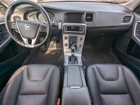 Used 2018 Volvo V60 T5 Cross Country w/ Convenience Package image 5