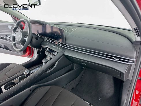 New 2025 Hyundai Elantra SEL image 29