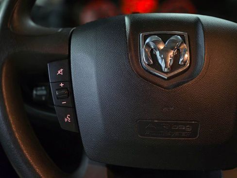 Used 2018 RAM ProMaster 2500 w/ Interior Convenience Group image 17