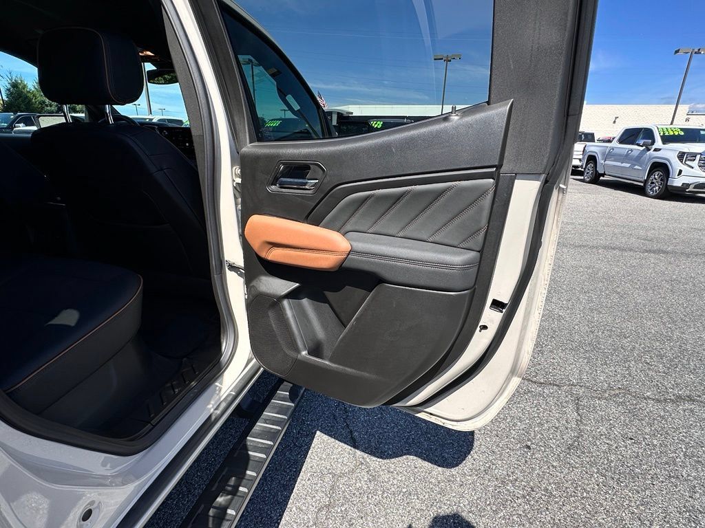 Certified 2026 GMC Canyon AT4 AWD/4WD image 18