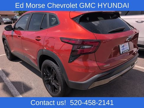 Certified 2024 Chevrolet Trax ACTIV w/ Sunroof Package FWD image 3