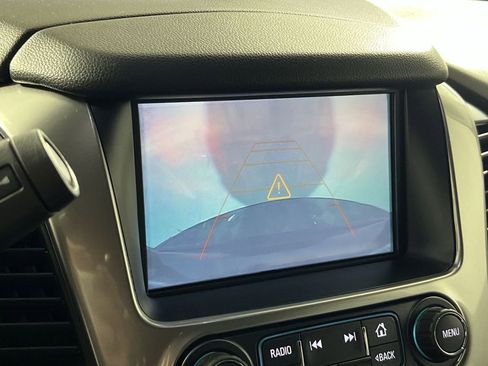 Used 2019 Chevrolet Suburban LT image 19