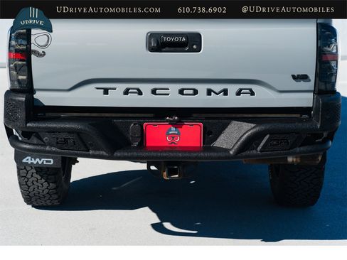 Used 2018 Toyota Tacoma TRD Sport w/ Technology Package image 35
