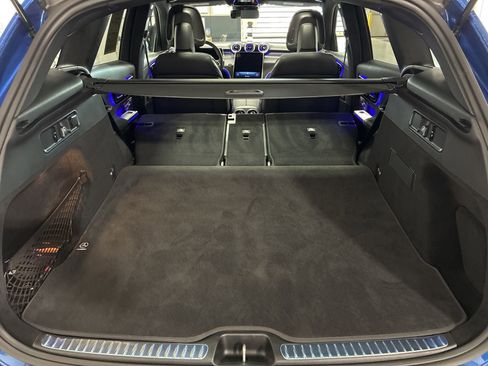 Used 2025 Mercedes-Benz GLC 300 4MATIC image 26