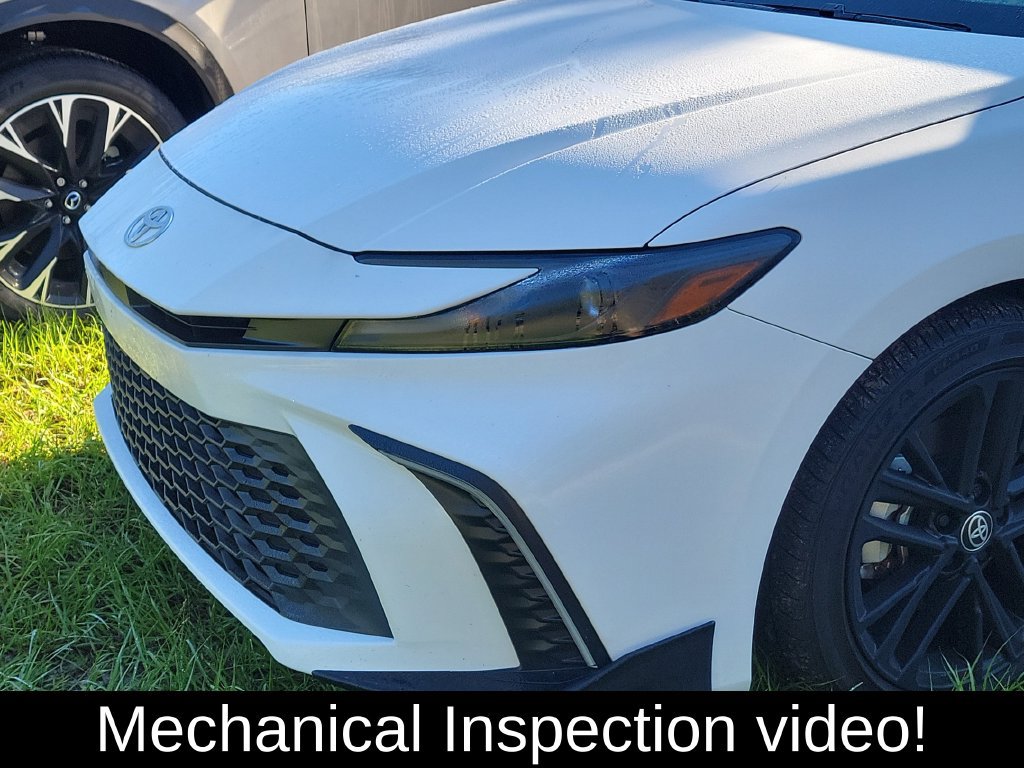 Used 2025 Toyota Camry SE w/ Convenience Package FWD image 3