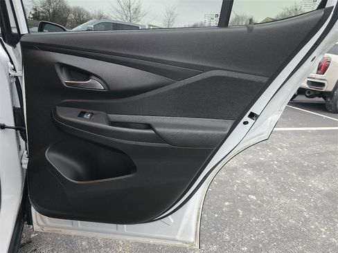 Certified 2025 Buick Envista Preferred image 28