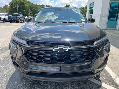 New 2026 Chevrolet Trax LT w/ Driver Confidence Package FWD image 5