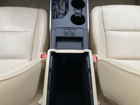 Used 2017 Toyota Camry XLE image 17