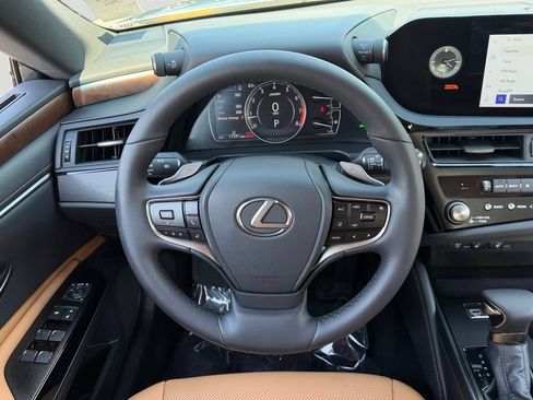 Certified 2024 Lexus ES 350 w/ Premium Package FWD image 17
