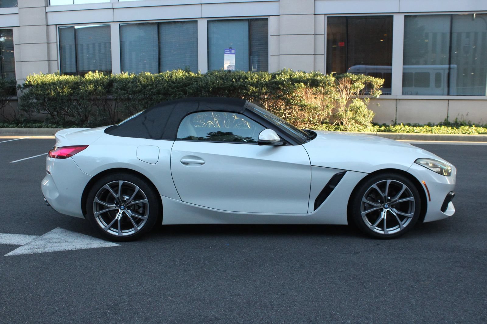 Used 2019 BMW Z4 sDrive30i w/ Premium Package RWD image 7