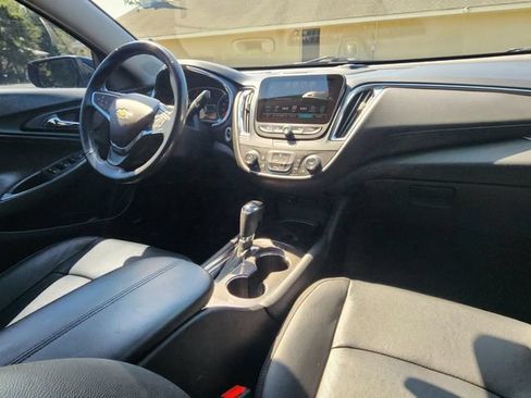 Used 2018 Chevrolet Malibu LT w/ Leather Package FWD image 23