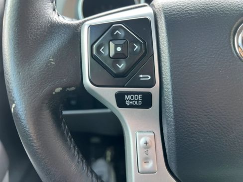 Used 2014 Toyota Sequoia SR5 RWD image 22