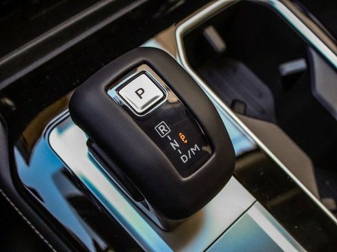 New 2026 Mitsubishi Outlander SE image 24