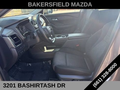 Used 2025 Nissan Rogue SV AWD/4WD image 9