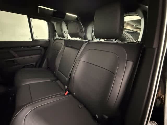New 2026 Land Rover Defender 110 OCTA AWD/4WD image 19