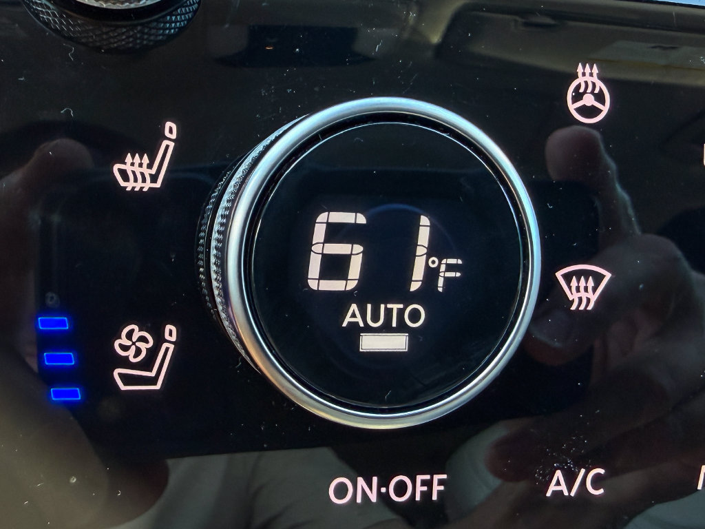 Used 2023 INFINITI QX60 Sensory w/ Vision Package AWD/4WD image 13