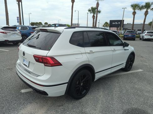 Used 2024 Volkswagen Tiguan SE R-Line FWD image 6