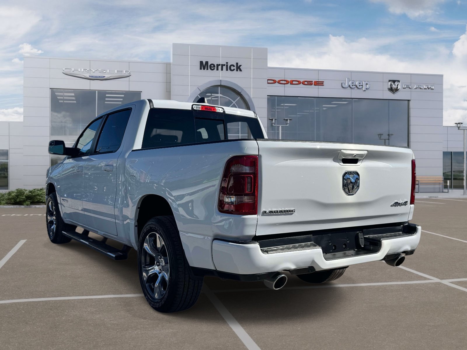 Used 2024 RAM 1500 Laramie AWD/4WD image 8