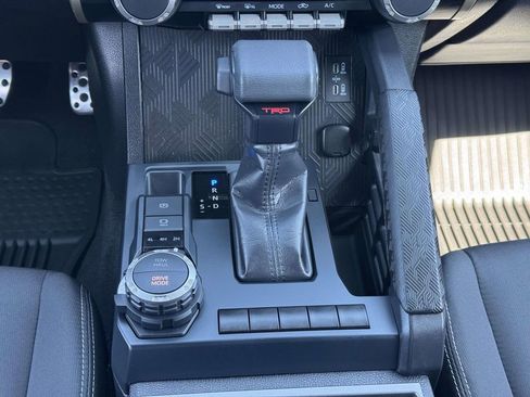 Used 2025 Toyota Tacoma TRD Sport image 6