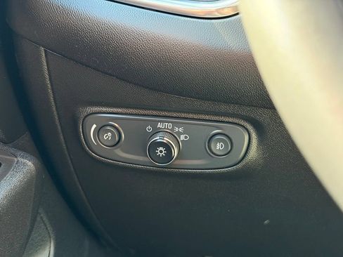 Used 2020 Chevrolet Equinox LT FWD image 19